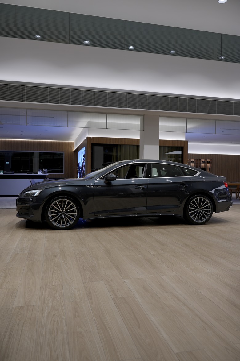 Audi A5 Sportback 40 TFSI｜金屬曼哈頓灰 Manhattan Grey H1｜實車照片分享