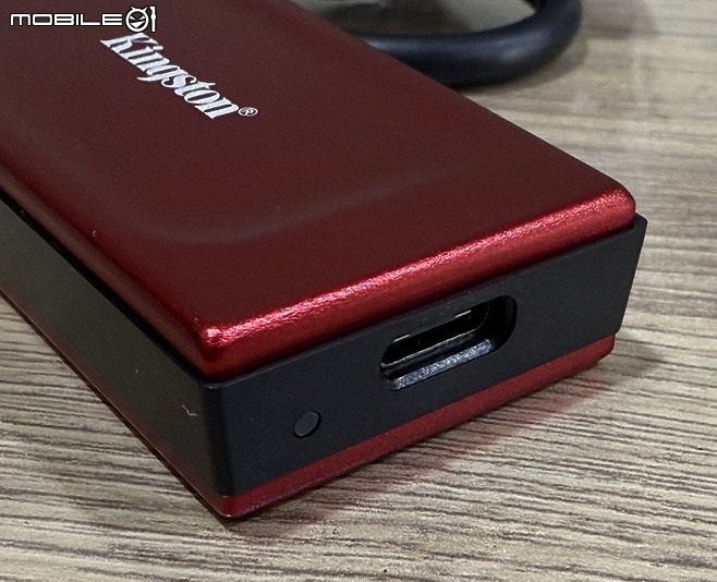 紅色3倍速！ Kingston XS1000R 外接式 SSD 開箱分享