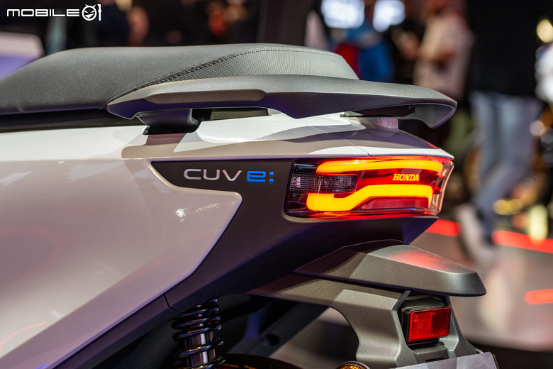 【2024 EICMA】HONDA全新高性能V型三缸渦輪增壓引擎成焦點！兩款電動概念車秀未來展望！