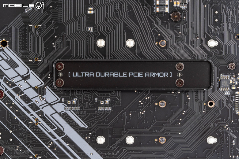 Gigabyte Z890 AORUS MASTER 主機板開箱 以海量周邊連接與 AI 超頻輔助功能打造全方位平台