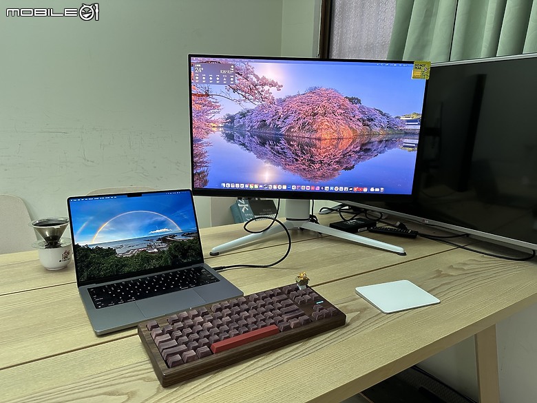 點我看大圖 好大的螢幕 Benq EX321UX 32 吋 4K BenQ MOBIUZ 遊戲護眼螢幕 一週測試
