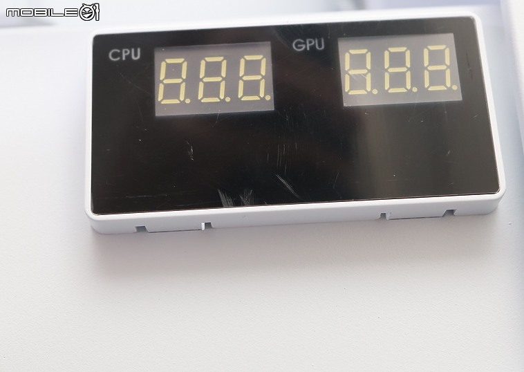 木紋風與金屬的結合 Antec FLUX PRO 開箱