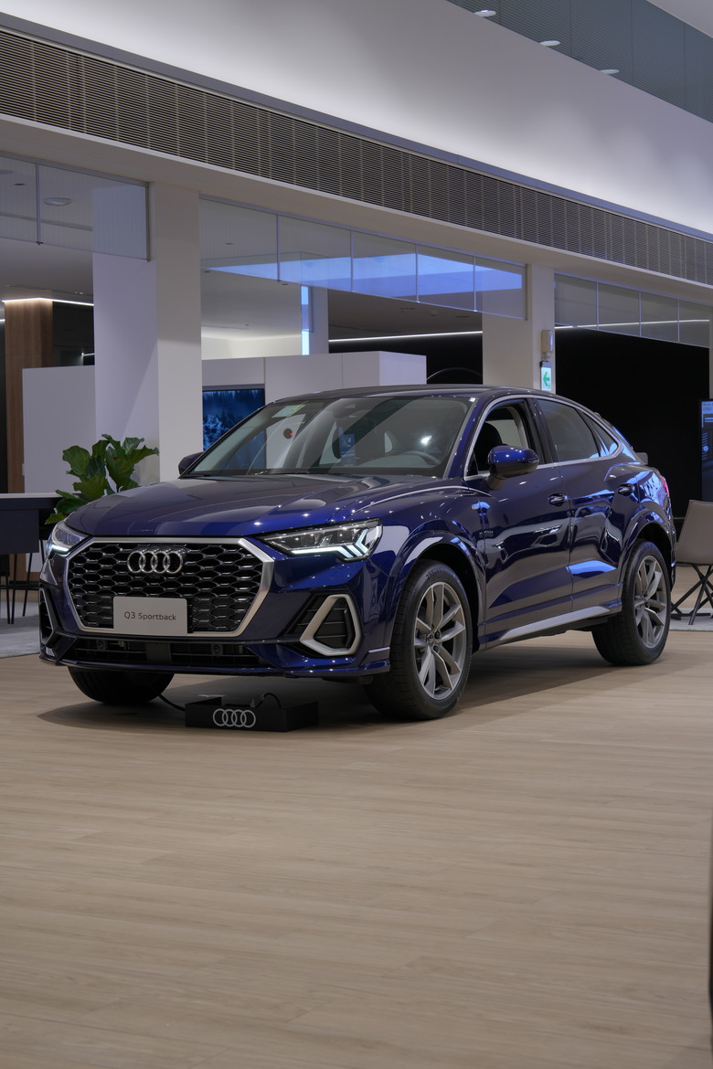 Audi Q3 Sportback 35 TFSI S line｜金屬星際藍 Navarra Blue 2D｜實車照片分享