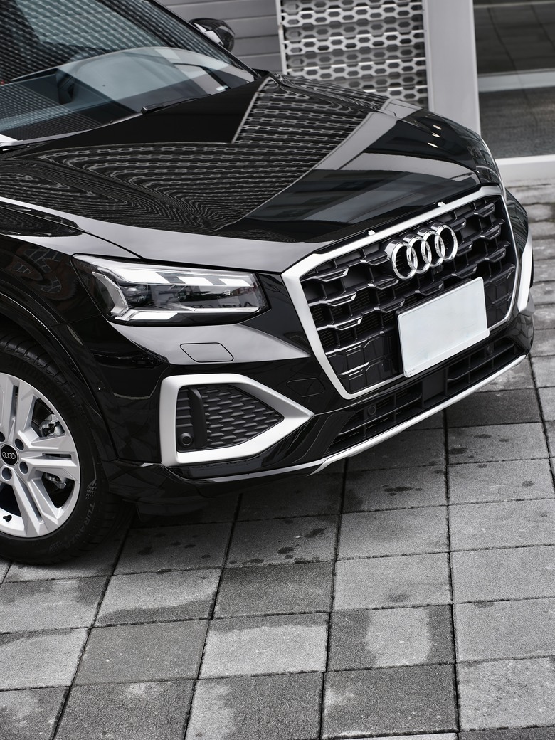 Audi Q2 35 TFSI advanced｜金屬神迷黑 Mythos Black 0E｜交車照分享