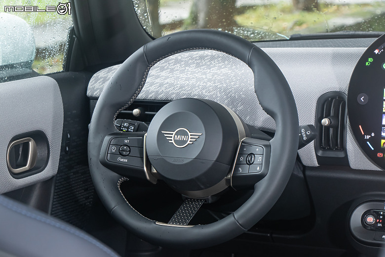MINI Cooper S 大改款試駕|處處看得見改變,開起來一樣好玩!