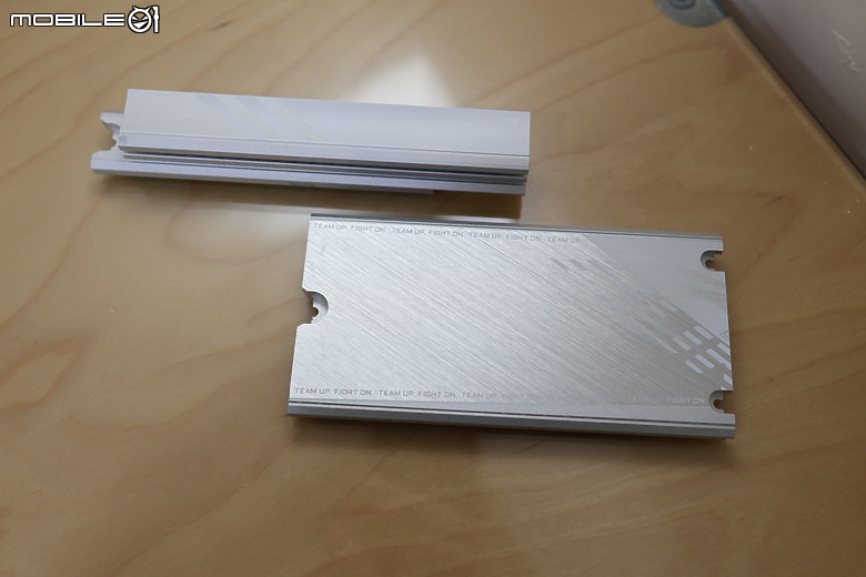 白的徹底 Z890 AORUS ELITE WIFI7 ICE 白色鷹神