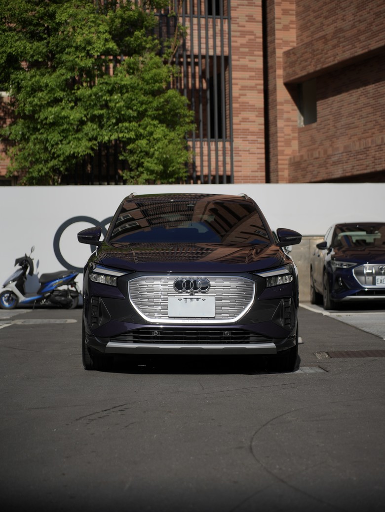 Audi Q4 e-tron 45 advanced｜金屬極光紫 Aurora Violet J6｜交車照分享