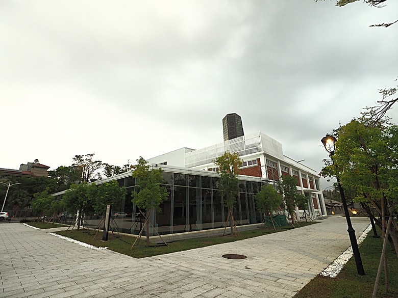 凹子底森林公園之【2024高雄萬聖節-大南瓜你搞怪一起嗨!】、王氏昆仲公園、前鎮之星、高雄捷運凱旋站【星太郎主題車站】、凹子底站【蜜柑站長xㄇㄚˊ幾兔主題車站】,附掛人氣餐廳「醉便宜(高雄延吉店)」 — 高雄捷運與江之電的聯名車站集章活動 — 讓紀念章帶路玩耍去(2)