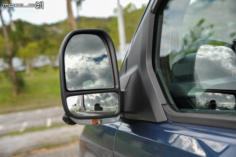 Ford Tourneo Custom 福特旅行家 Bus Titanium 8座試駕｜豐富的座椅機能、超大空間就是好用！