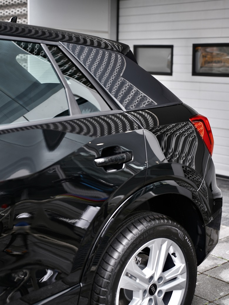 Audi Q2 35 TFSI advanced｜金屬神迷黑 Mythos Black 0E｜交車照分享