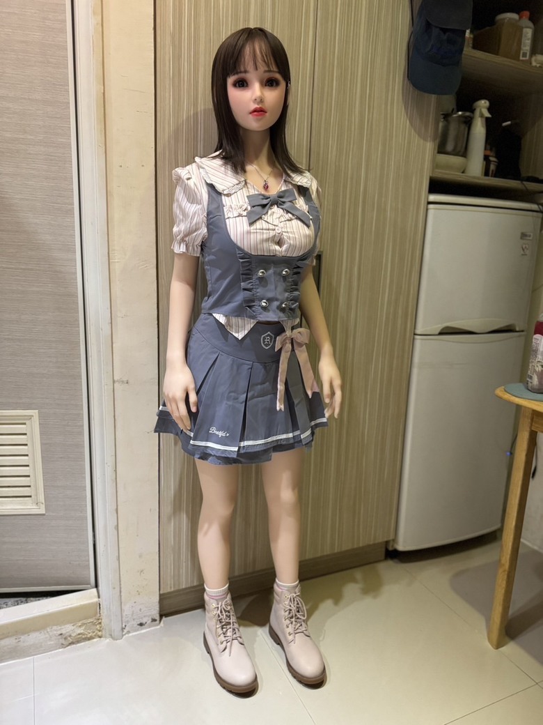 斗內加包養直播主被騙,怒買更漂亮的矽膠娃娃取代(附圖)