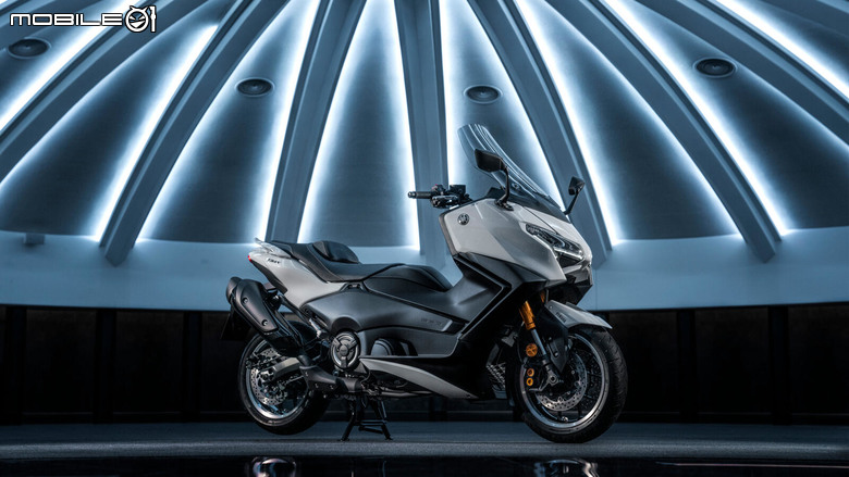 【海外新訊】Yamaha TMAX Tech Max小改發表！面部微整，彎道ABS導入！