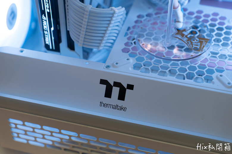 公仔展示櫃，Thermaltake 曜越 Tower600