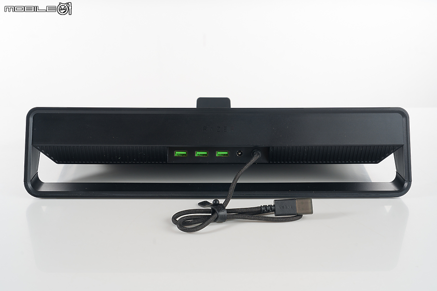 Razer Laptop Cooling Pad 實測｜14-18 全尺寸筆電支援與適應性智慧散熱技術