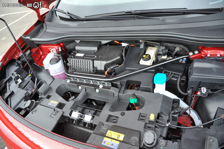 Volkswagen ID.4 GTX 試駕|休旅機能豐富、加速性能突出,電耗表現優於預期!