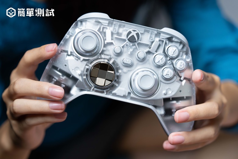 點我看大圖 超帥氣的 Xbox 冰霜領域無線控制器!