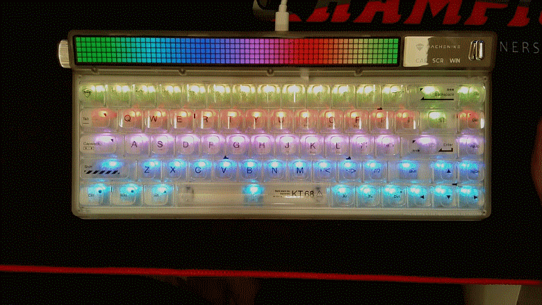 開箱｜【Machenike 機械師】KT68 熱拔插機械鍵盤 - 冰心軸 68 鍵工藝，自帶螢幕可玩性極高之作！