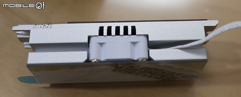 [開箱] 技嘉 X870I AORUS PRO ICE 白色小鷹