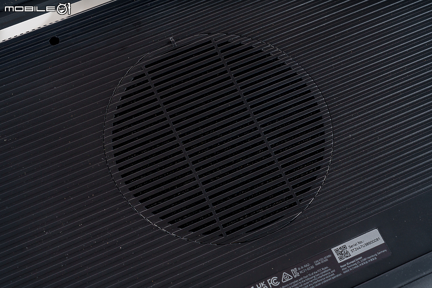Razer Laptop Cooling Pad 實測｜14-18 全尺寸筆電支援與適應性智慧散熱技術
