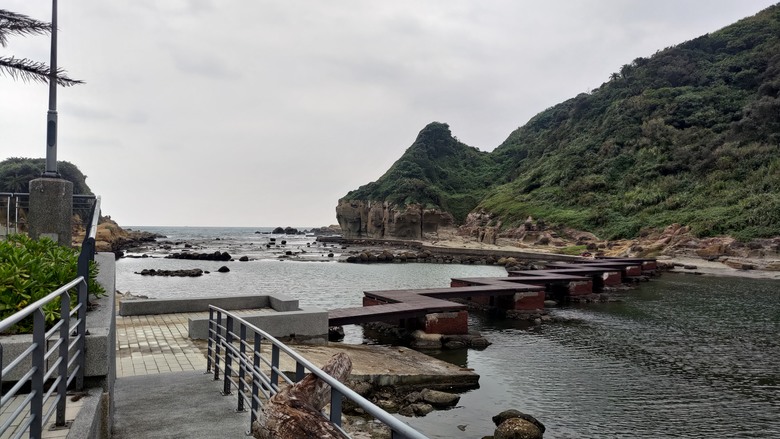 點我看大圖 【遊記】「雞籠」不是「基隆」,最早的「雞籠」是一座島,和平島地質公園 - 大漠國渡