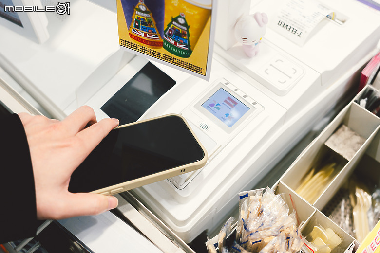 點我看大圖 iPhone 手機殼結合悠遊卡 - LINKASE 悠遊嗶嗶殼開箱,獨家創新技術,都會穿梭最佳拍檔
