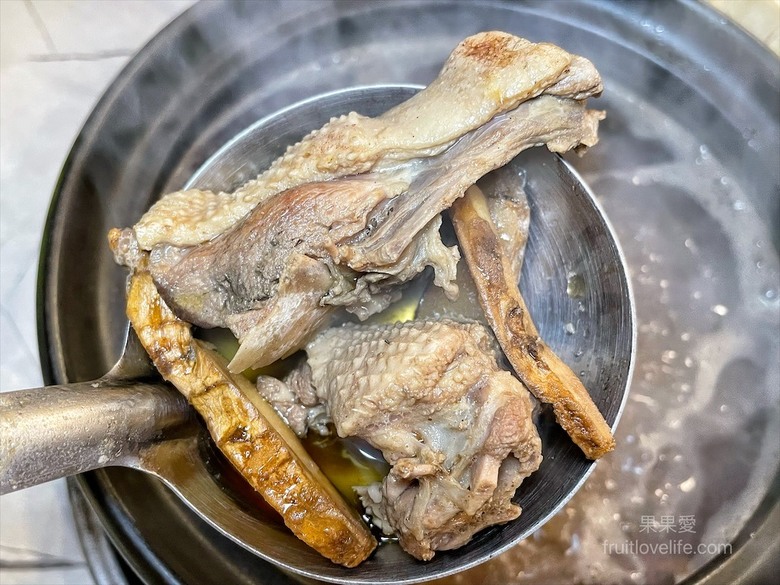 好吃的薑母鴨，濃郁的薑香，軟嫩的鴨肉，吃完全身暖呼呼