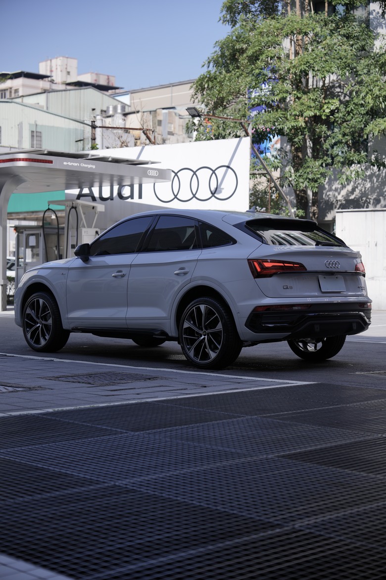 Audi Q5 Sportback 40 TFSI quattro S line Black Edition|戰友情牽新旅程|交車照片分享