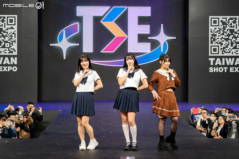 2024 TSE 台灣寫真博覽會學服祭直擊｜多國寫真女神夢幻合體、養眼福利大放送！
