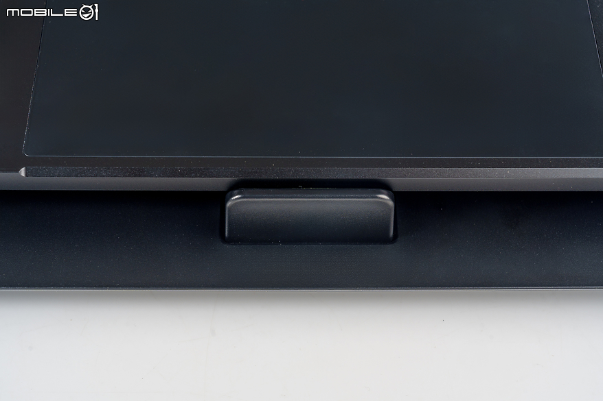 Razer Laptop Cooling Pad 實測｜14-18 全尺寸筆電支援與適應性智慧散熱技術