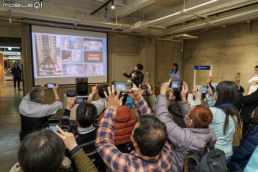 首搭「全自動活水洗地」專利技術 正式在台發表科沃斯 ECOVACS X8 PRO OMNI 智慧機器人