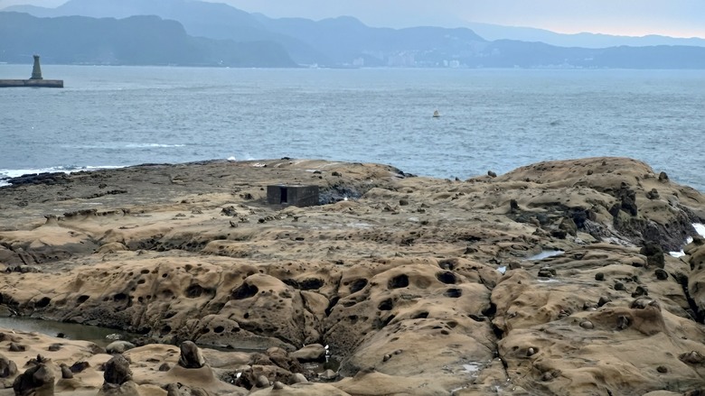 點我看大圖 【遊記】「雞籠」不是「基隆」,最早的「雞籠」是一座島,和平島地質公園 - 大漠國渡
