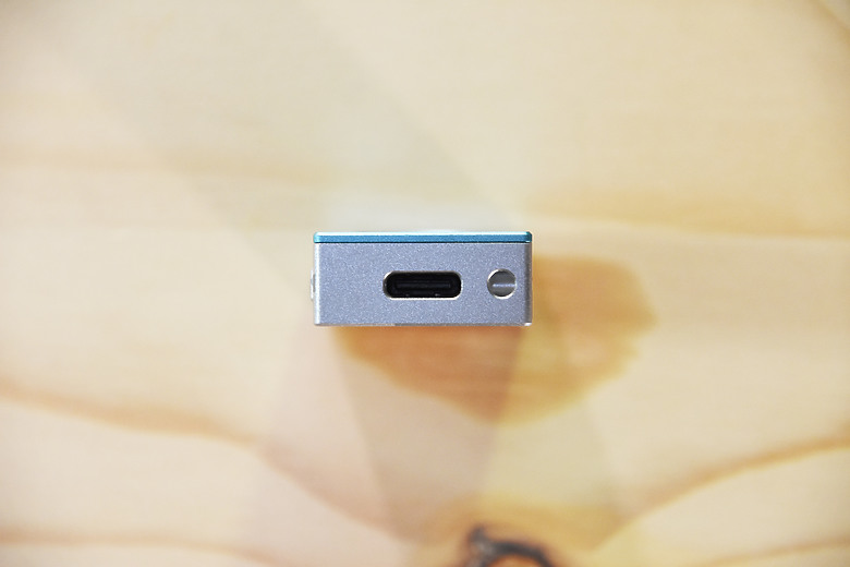 [開箱評測] FiiO KA15 隨身型解碼耳機轉換器~小巧精美卻蘊藏絕美聲音
