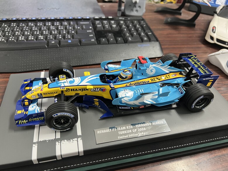 [開箱]F1 1/18 RENAULT R26 FERNANDO ALONSO 2006 TURKISH GP