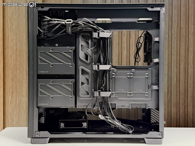 散熱掛帥，再來一點木頭元素！ANTEC FLUX PRO機殼！