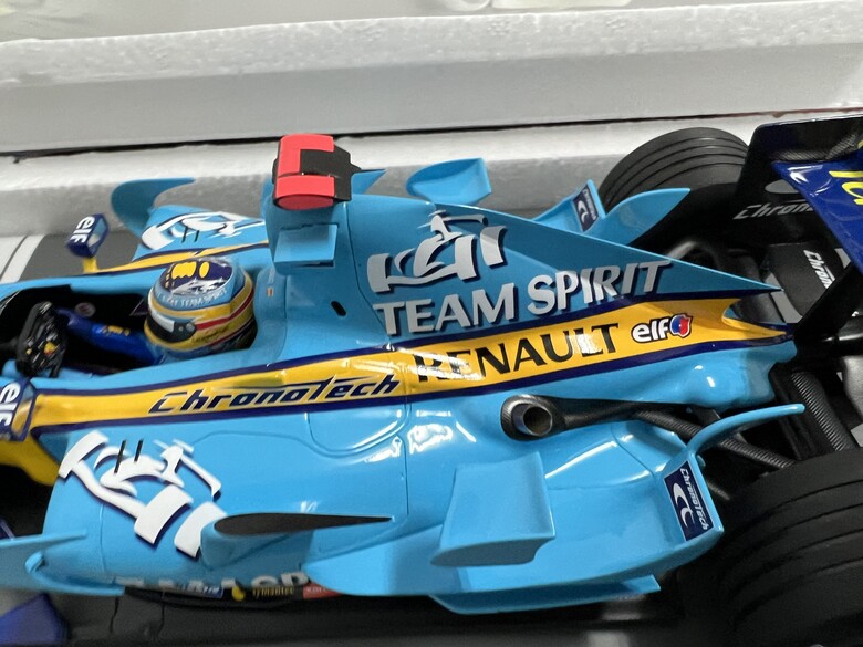 [開箱]F1 1/18 RENAULT R26 FERNANDO ALONSO 2006 BRAZIL GP