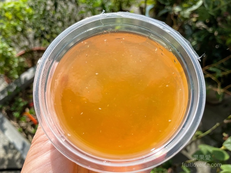 點我看大圖 愛喝茶的不能錯過,鮮萃茶就像新鮮現泡的風味,還有銅板美食小點心可以配著吃