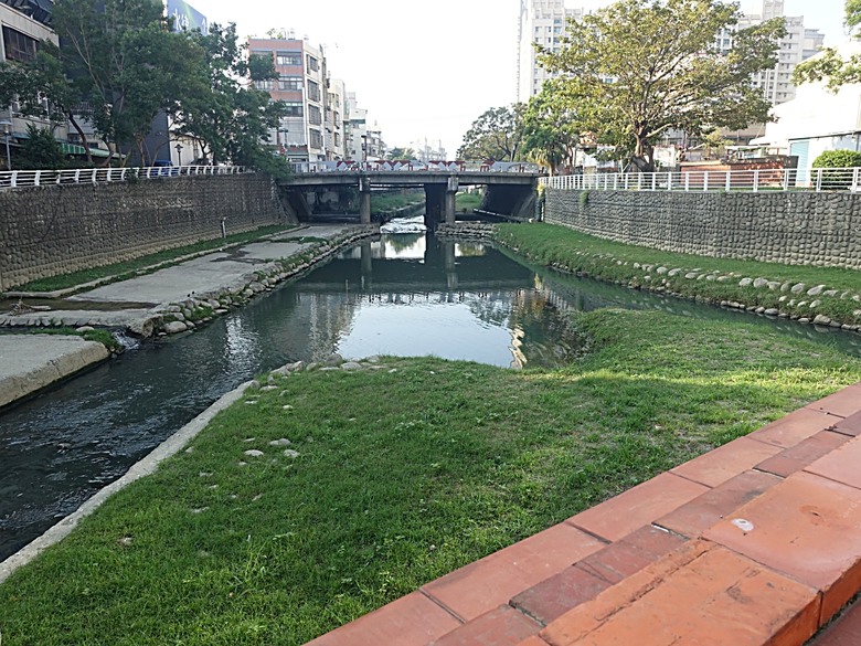 鳳儀書院、鳯山龍山寺、鳯邑城隍廟、鳳山縣新城殘蹟、曹公廟、鳳山教會 — 2024年末鳳山快閃訪古行旅紀錄