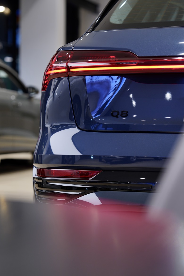Audi Q8 e-tron 55 quattro advanced｜金屬電漿藍 Plasma Blue 3D｜實車分享
