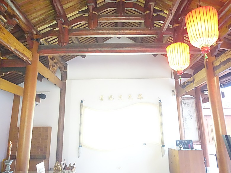鳳儀書院、鳯山龍山寺、鳯邑城隍廟、鳳山縣新城殘蹟、曹公廟、鳳山教會 — 2024年末鳳山快閃訪古行旅紀錄
