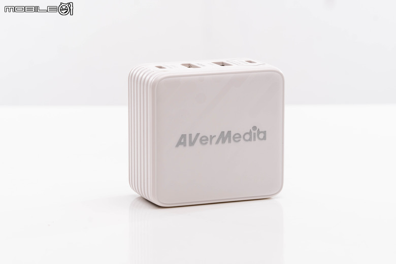 圓剛 ELITE GO GC313Pro 影像擷取充電器/CORE GO GC313 影像傳輸充電器開箱試用 可充電也可擷取畫面的遊戲掌機隨身夥伴