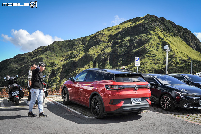 Volkswagen ID.4 GTX 試駕|休旅機能豐富、加速性能突出,電耗表現優於預期!