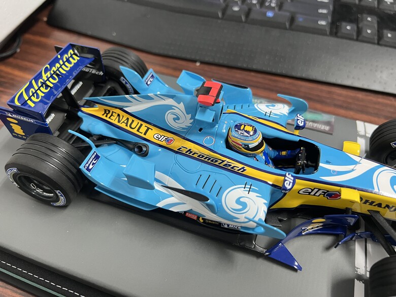 [開箱]F1 1/18 RENAULT R26 FERNANDO ALONSO 2006 TURKISH GP