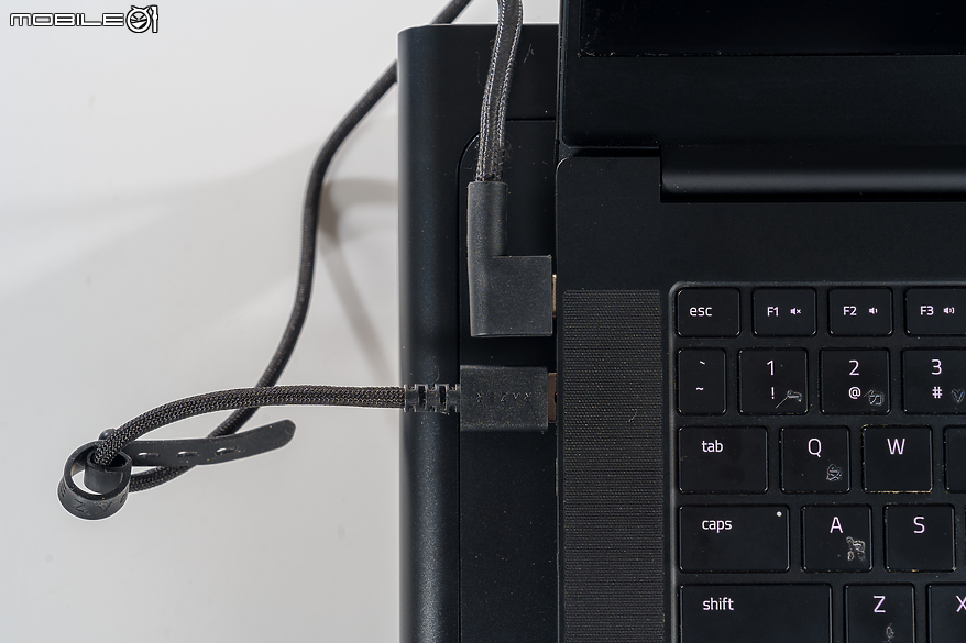 Razer Laptop Cooling Pad 實測｜14-18 全尺寸筆電支援與適應性智慧散熱技術