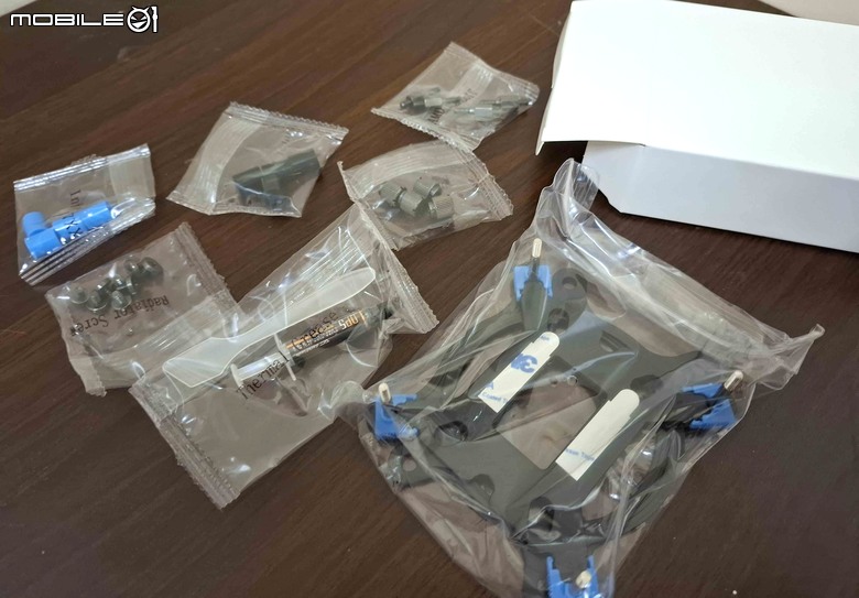 誰說猛男不能用粉紅色!大飛MOTI Mini 鏡之小島粉色系開箱!
