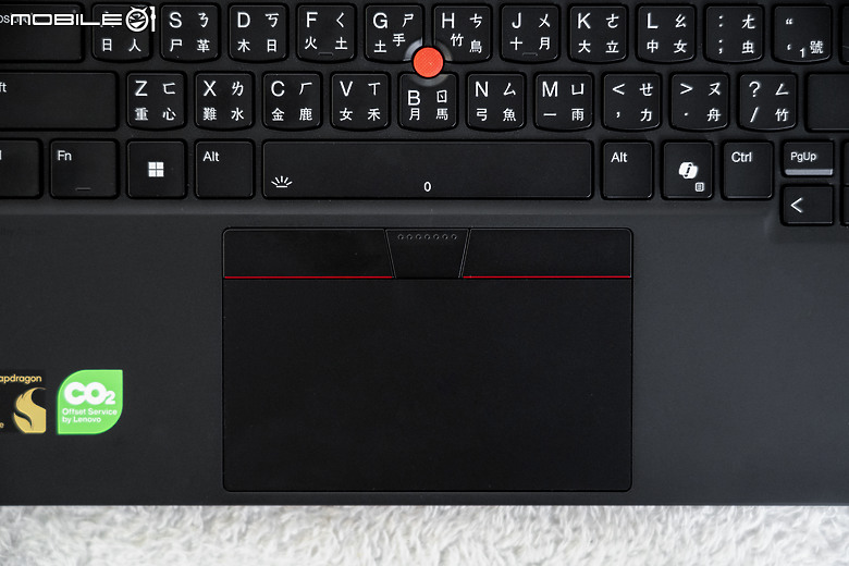 Lenovo ThinkPad T14s Gen6 (Snapdragon X) 體驗｜續航與行動力兼具的差旅良伴！