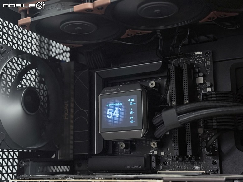散熱掛帥，再來一點木頭元素！ANTEC FLUX PRO機殼！