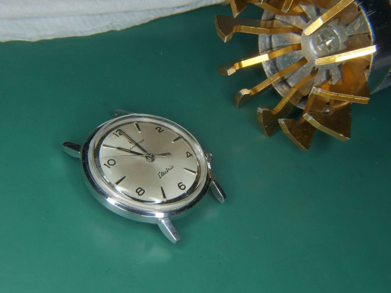 自娛玩修錶 - Hamilton Electric "Nautilus 500" 電動錶 (cal. 505)