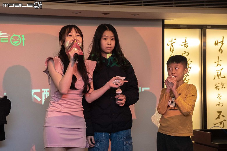 2024 Mobile01小惡魔尾牙宴｜首位年資20年員工誕生，近距離看幻術大仙表演好震撼！