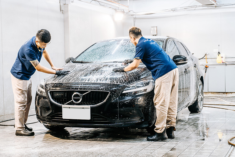 黑柴Seymo回VOLVO原廠把車車改頭換面