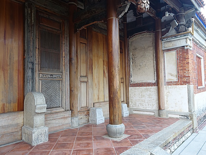 鳳儀書院、鳯山龍山寺、鳯邑城隍廟、鳳山縣新城殘蹟、曹公廟、鳳山教會 — 2024年末鳳山快閃訪古行旅紀錄